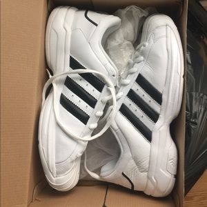Rare superstar 2G white/black trim NIB
